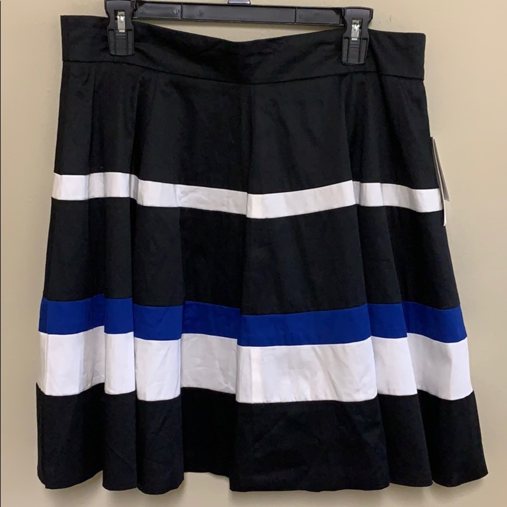 NWT!  Amanda + Chelsea Black, White & Blue Skirt